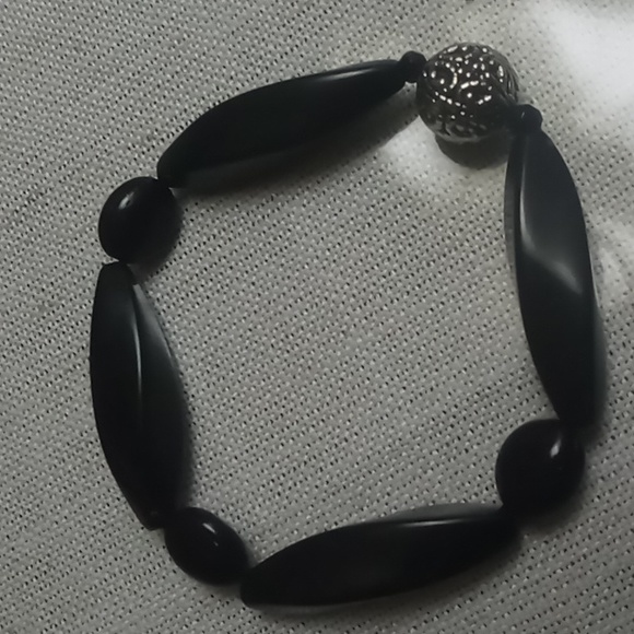 4 black on black expandable bracelets - Picture 7 of 8